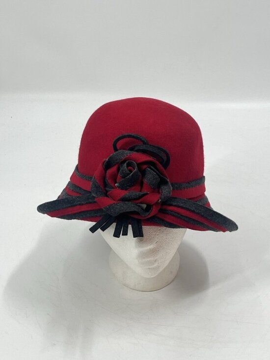 Vtg Memar Red Black Wool Hat Made in Italy Cloche Floral Accent Statement Hat main image 7